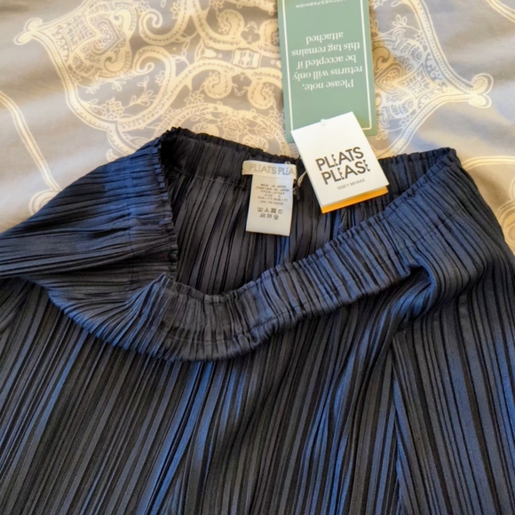 NWT PLEATS PLEASE ISSEY MIYAKE Technical-pleated cropped wide-legpants. Size 5 - Picture 6 of 7